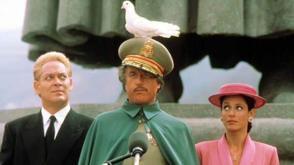 Vudu Moon Over Parador Paul Mazursky Richard Dreyfuss Raul Julia Sonia Braga Watch Movies Tv Online