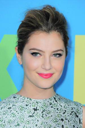 Zoe Levin