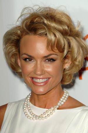 Kelly Carlson